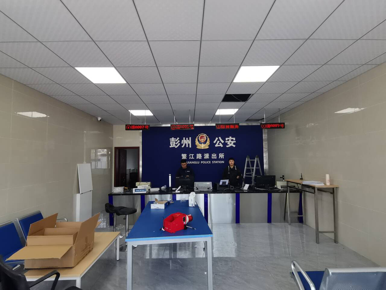 支持國產(chǎn)系統(tǒng)的排隊叫號機：提升服務(wù)效率的新選擇。效果圖