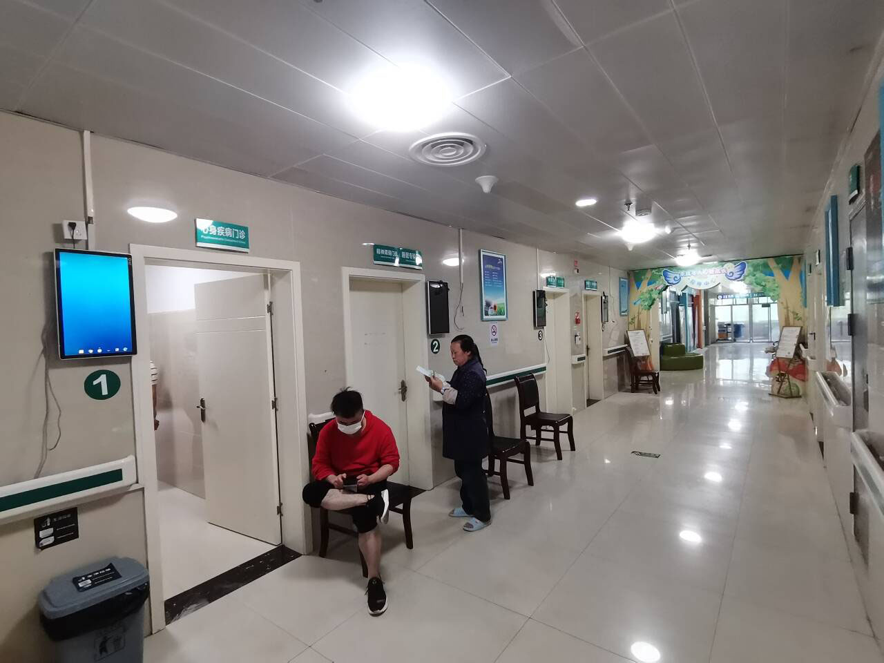 智慧醫(yī)院如何打破時間壁壘，提升排隊就醫(yī)體驗。效果圖